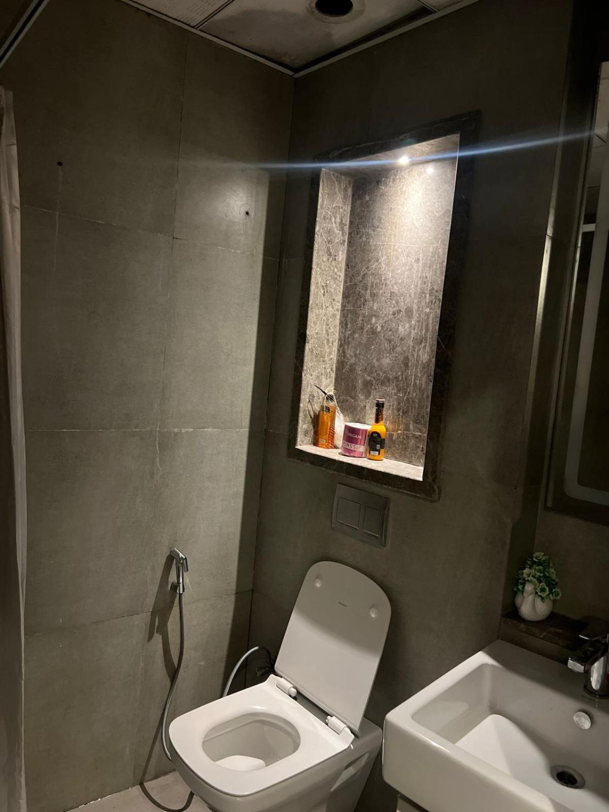 Enjoy Elegant View Supernova With The Lockwoods Apartment