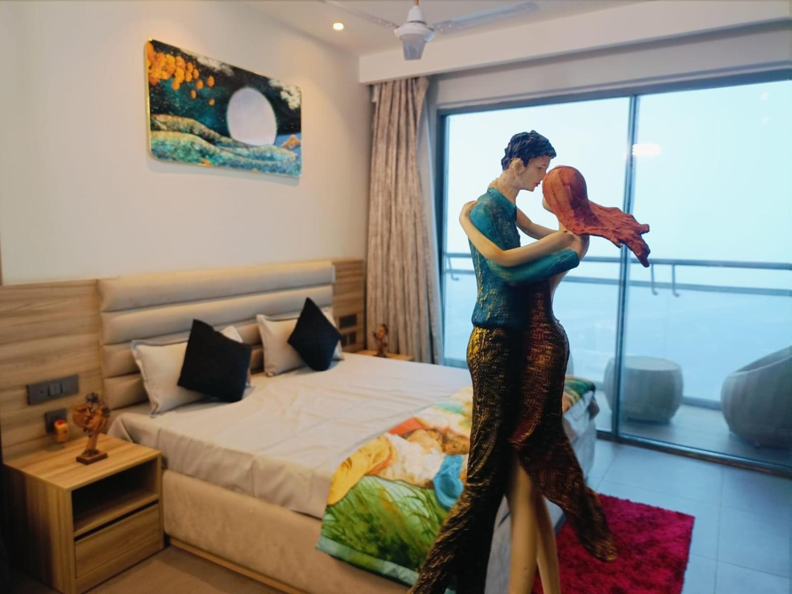 Enjoy Elegant View Supernova With The Lockwoods New Delhi
