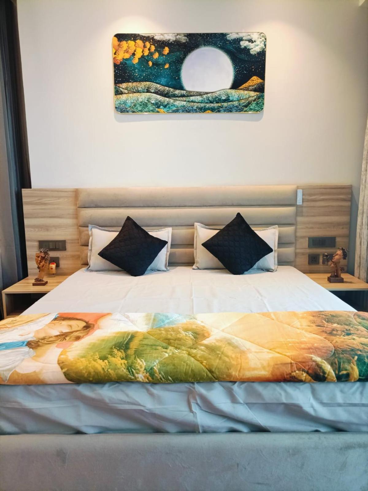 Enjoy Elegant View Supernova With The Lockwoods New Delhi